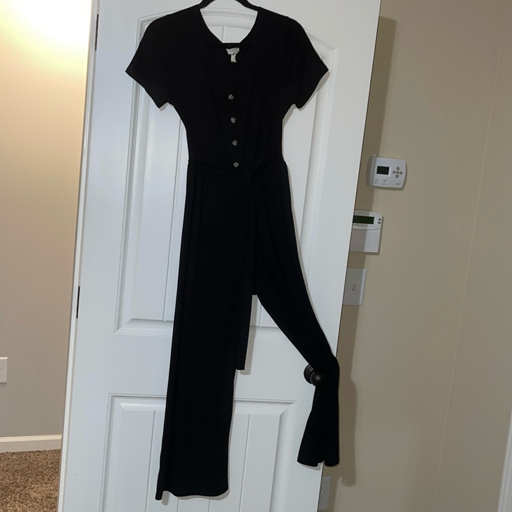❌SOLD Wide leg jumpsuit.  Black size large fits like a size 8-10. Stretcher